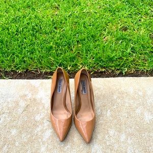 Steve Madden Vala Camel pumps